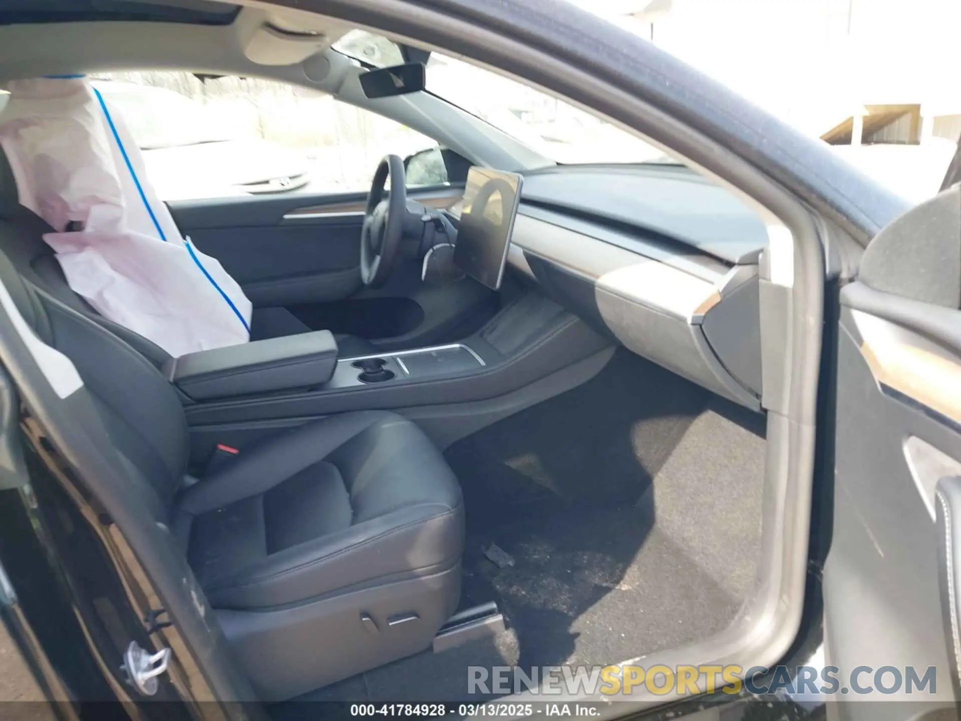 5 Photograph of a damaged car 7SAYGDEF5PF795483 TESLA MODEL Y 2023
