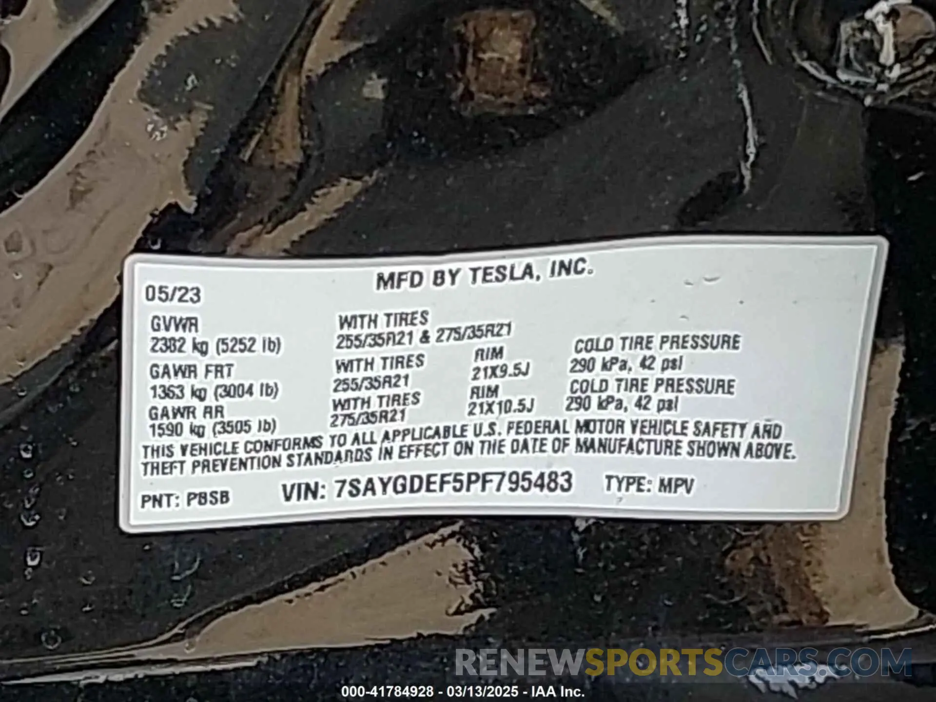 9 Photograph of a damaged car 7SAYGDEF5PF795483 TESLA MODEL Y 2023