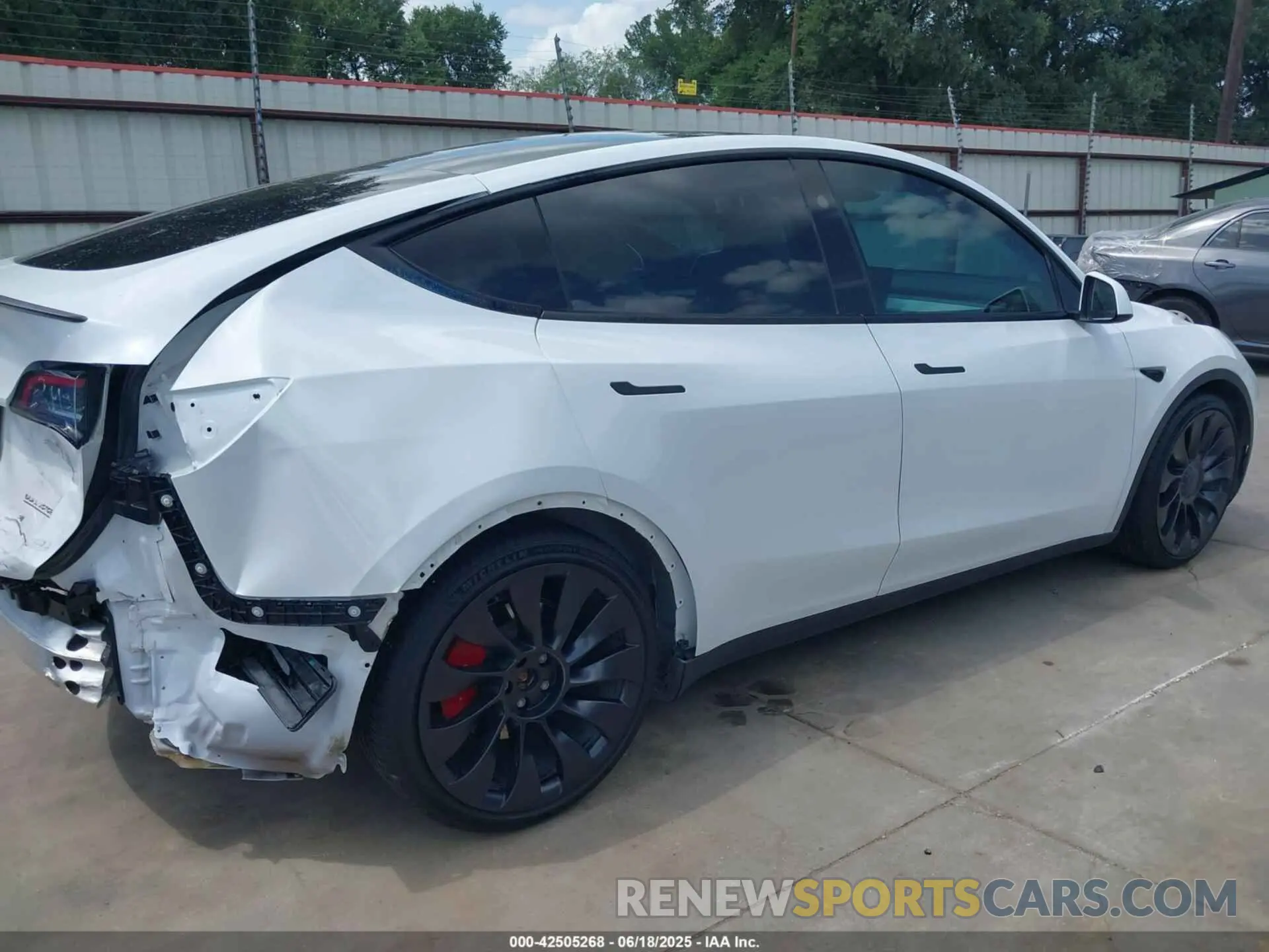 11 Photograph of a damaged car 7SAYGDEF5PF806868 TESLA MODEL Y 2023