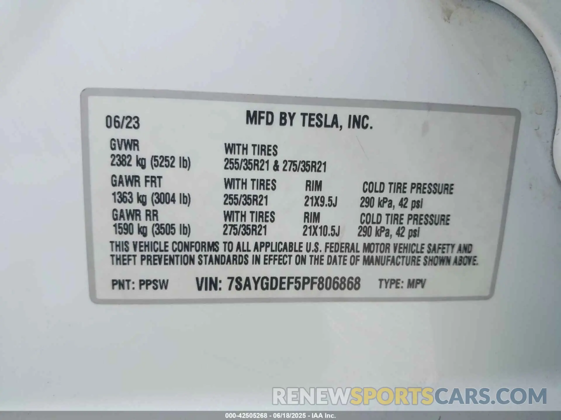 9 Photograph of a damaged car 7SAYGDEF5PF806868 TESLA MODEL Y 2023