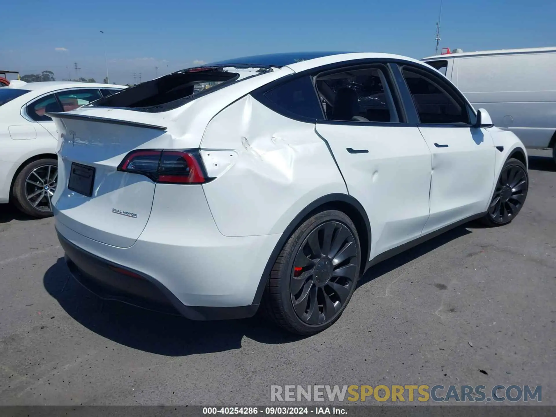 4 Photograph of a damaged car 7SAYGDEF5PF839594 TESLA MODEL Y 2023