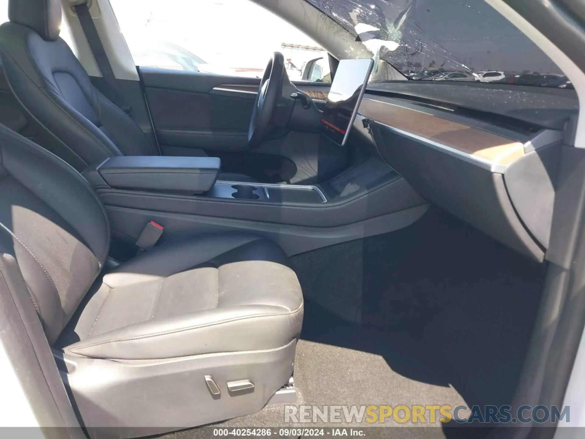 5 Photograph of a damaged car 7SAYGDEF5PF839594 TESLA MODEL Y 2023