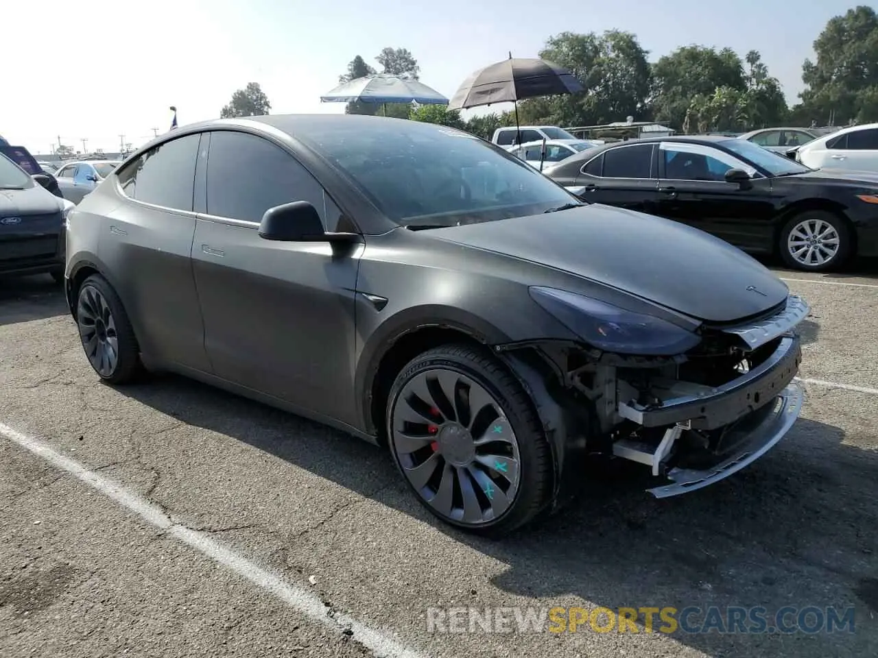 4 Photograph of a damaged car 7SAYGDEF5PF841619 TESLA MODEL Y 2023