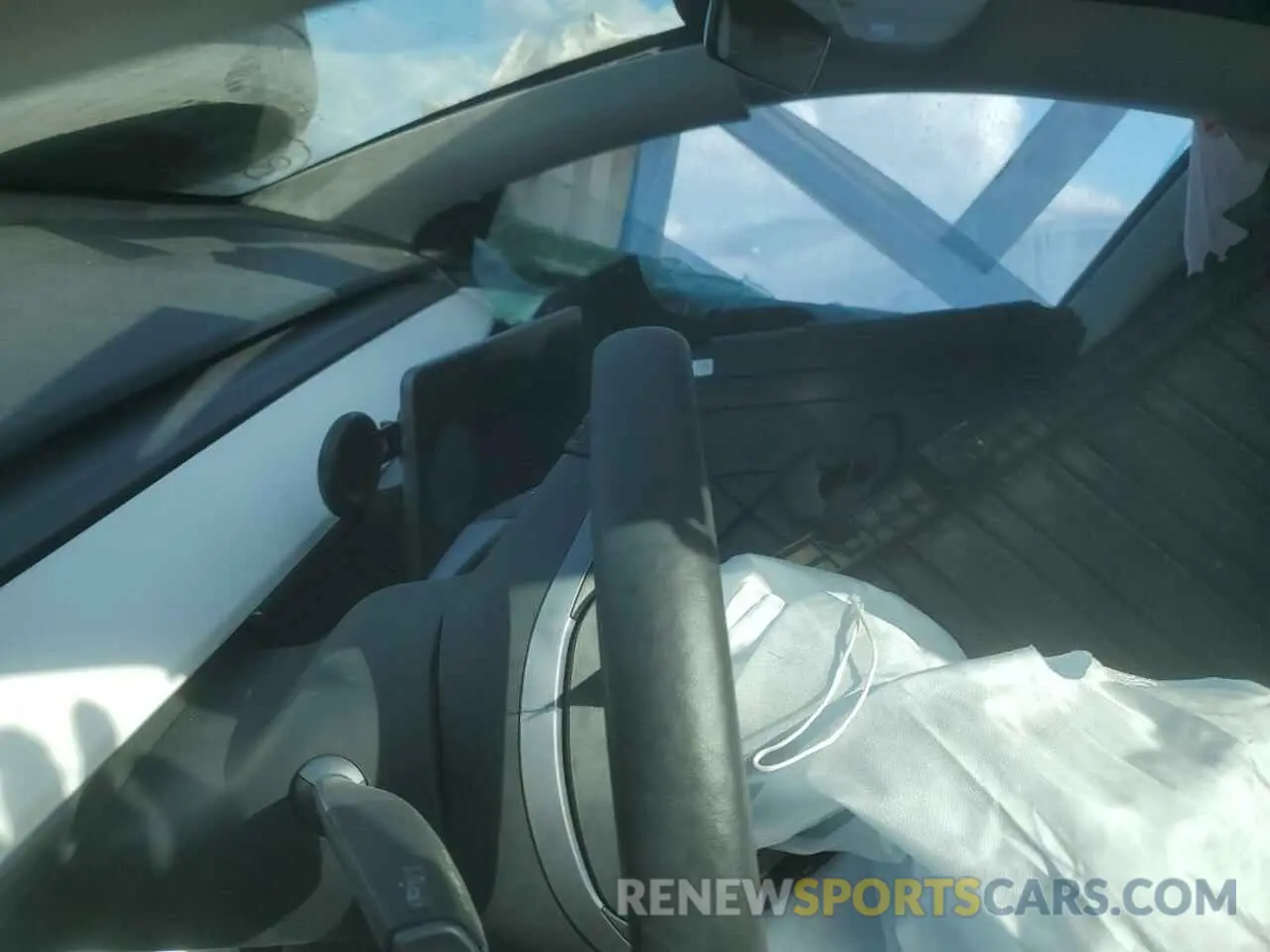 9 Photograph of a damaged car 7SAYGDEF5PF863801 TESLA MODEL Y 2023