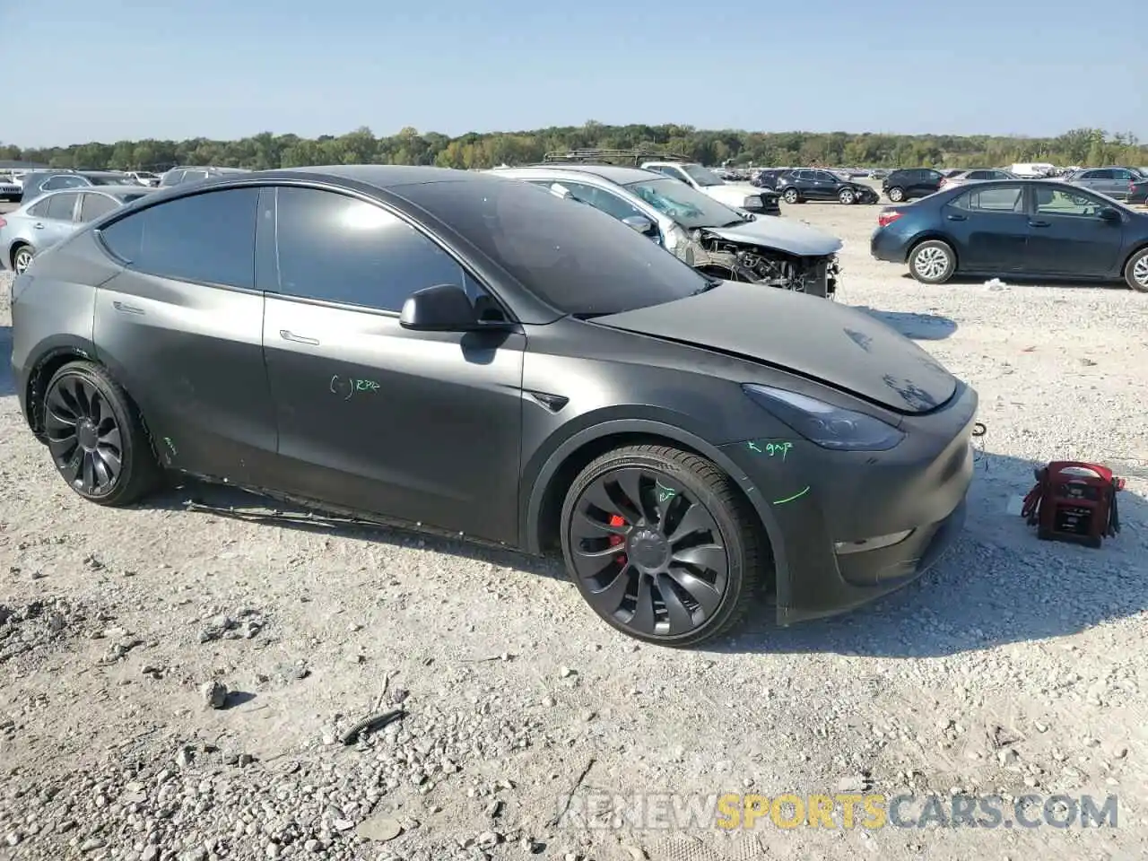 4 Photograph of a damaged car 7SAYGDEF5PF866827 TESLA MODEL Y 2023