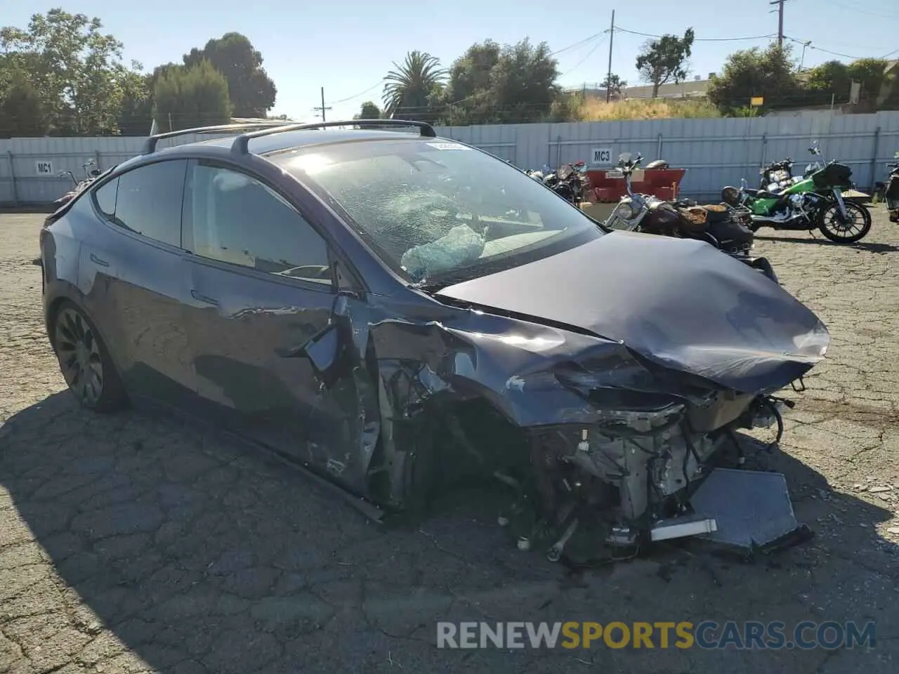 4 Photograph of a damaged car 7SAYGDEF5PF901740 TESLA MODEL Y 2023