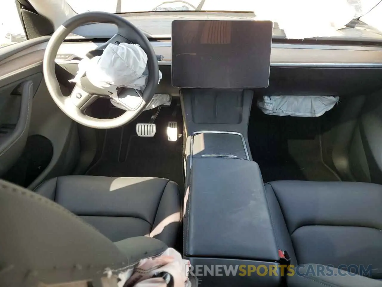 8 Photograph of a damaged car 7SAYGDEF5PF901740 TESLA MODEL Y 2023
