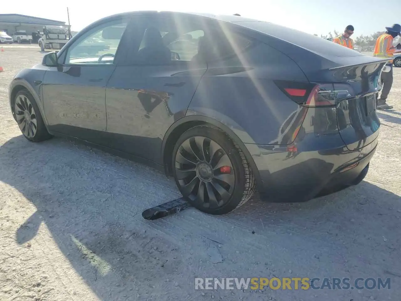 2 Photograph of a damaged car 7SAYGDEF5PF915038 TESLA MODEL Y 2023