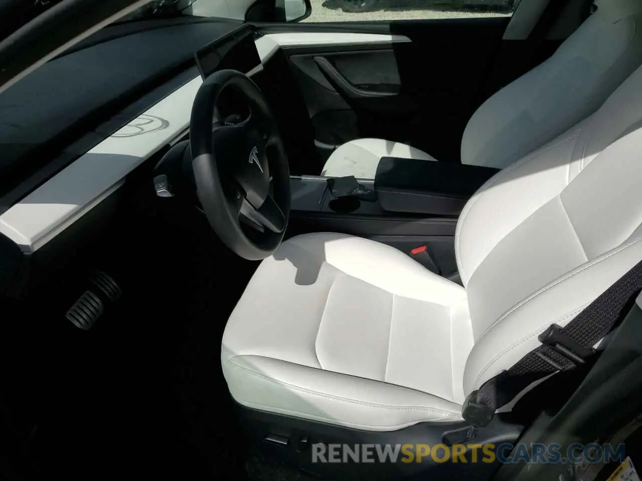 7 Photograph of a damaged car 7SAYGDEF5PF915038 TESLA MODEL Y 2023