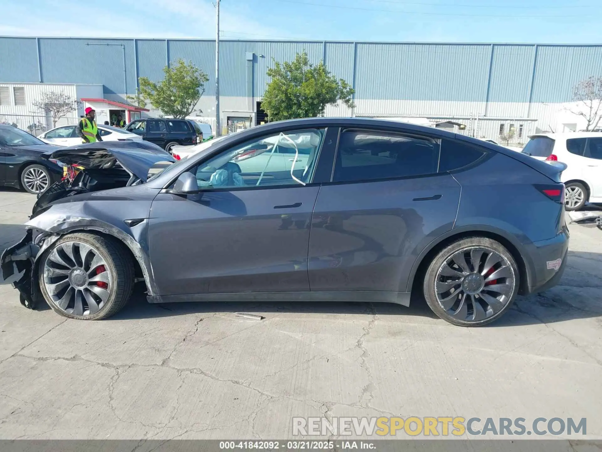 13 Photograph of a damaged car 7SAYGDEF5PF917338 TESLA MODEL Y 2023