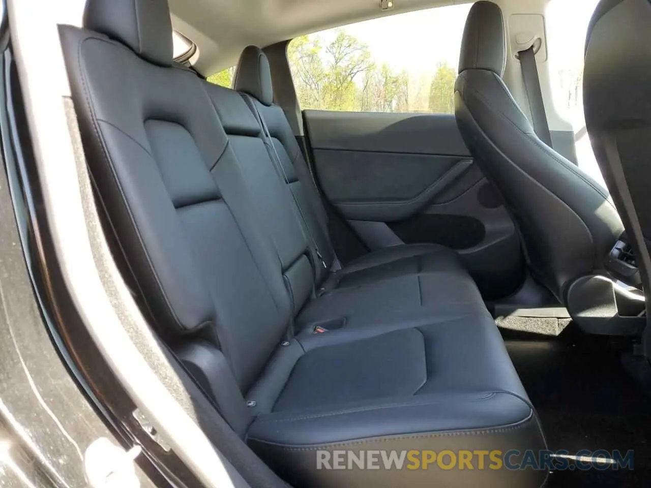 10 Photograph of a damaged car 7SAYGDEF5PF941624 TESLA MODEL Y 2023