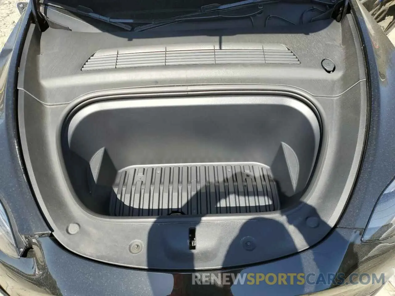 11 Photograph of a damaged car 7SAYGDEF5PF941624 TESLA MODEL Y 2023