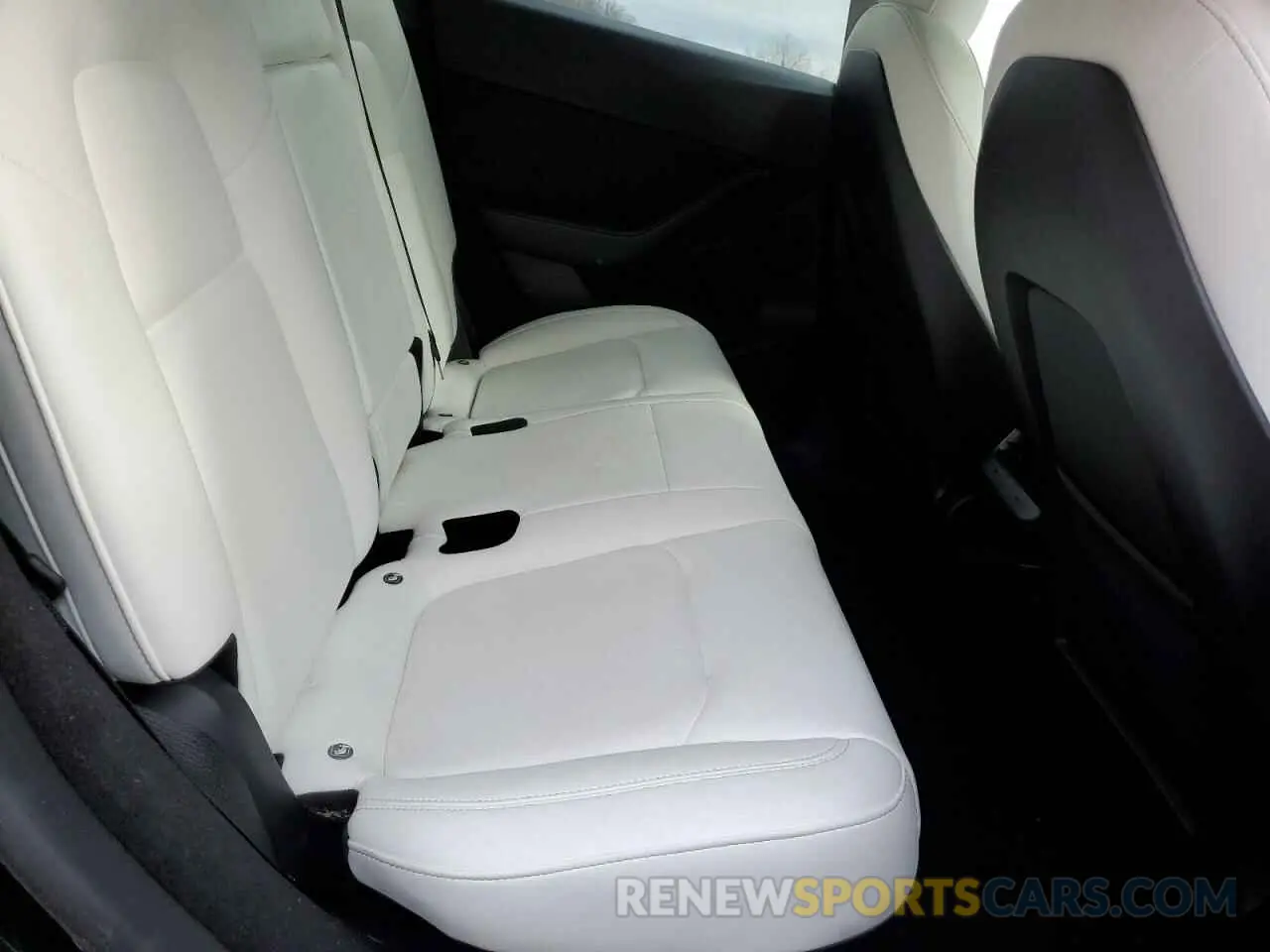 10 Photograph of a damaged car 7SAYGDEF6PF615122 TESLA MODEL Y 2023