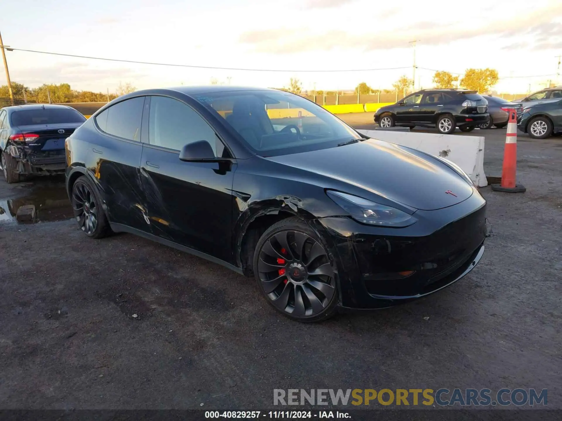 1 Photograph of a damaged car 7SAYGDEF6PF668564 TESLA MODEL Y 2023