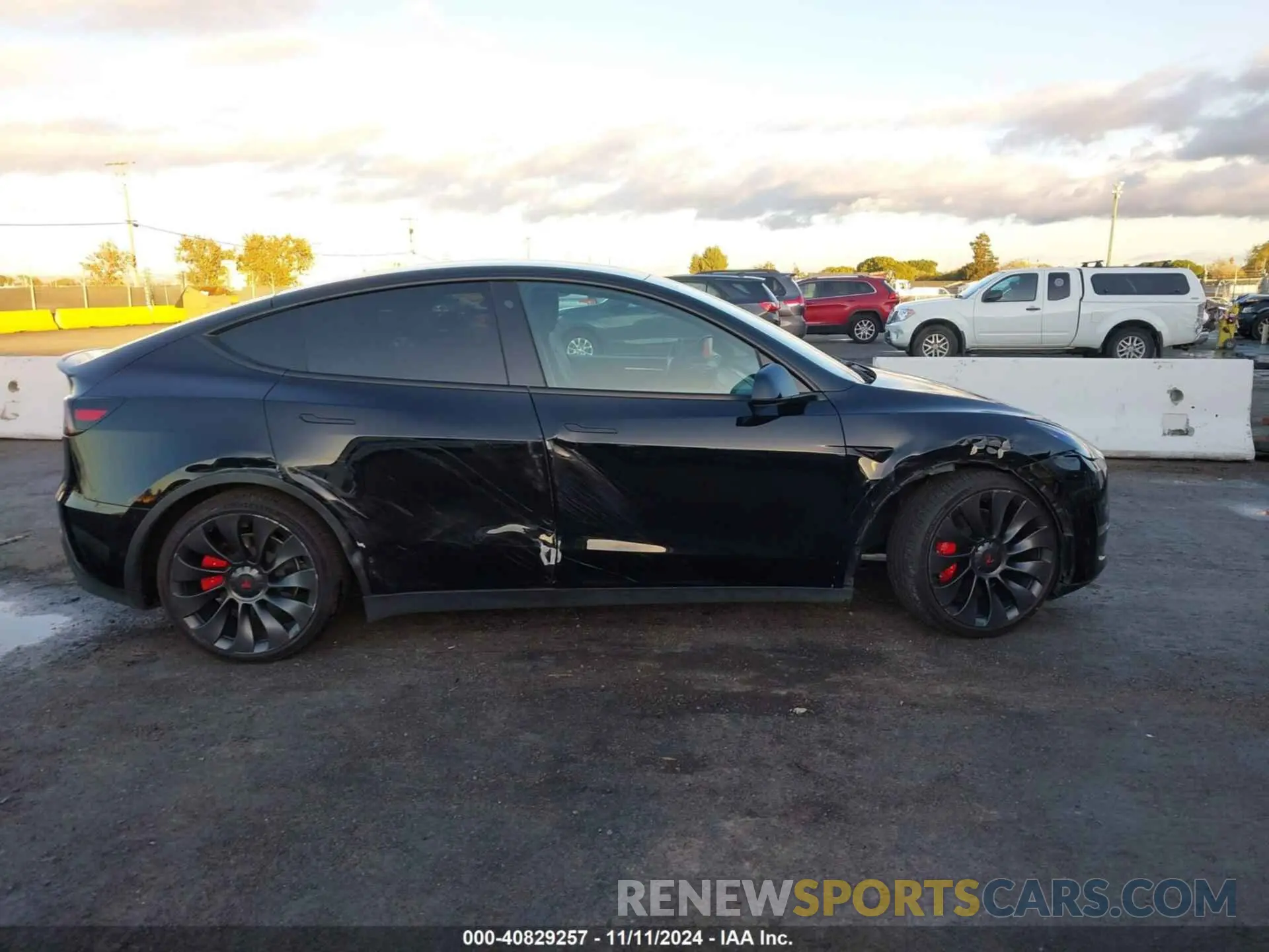 14 Photograph of a damaged car 7SAYGDEF6PF668564 TESLA MODEL Y 2023