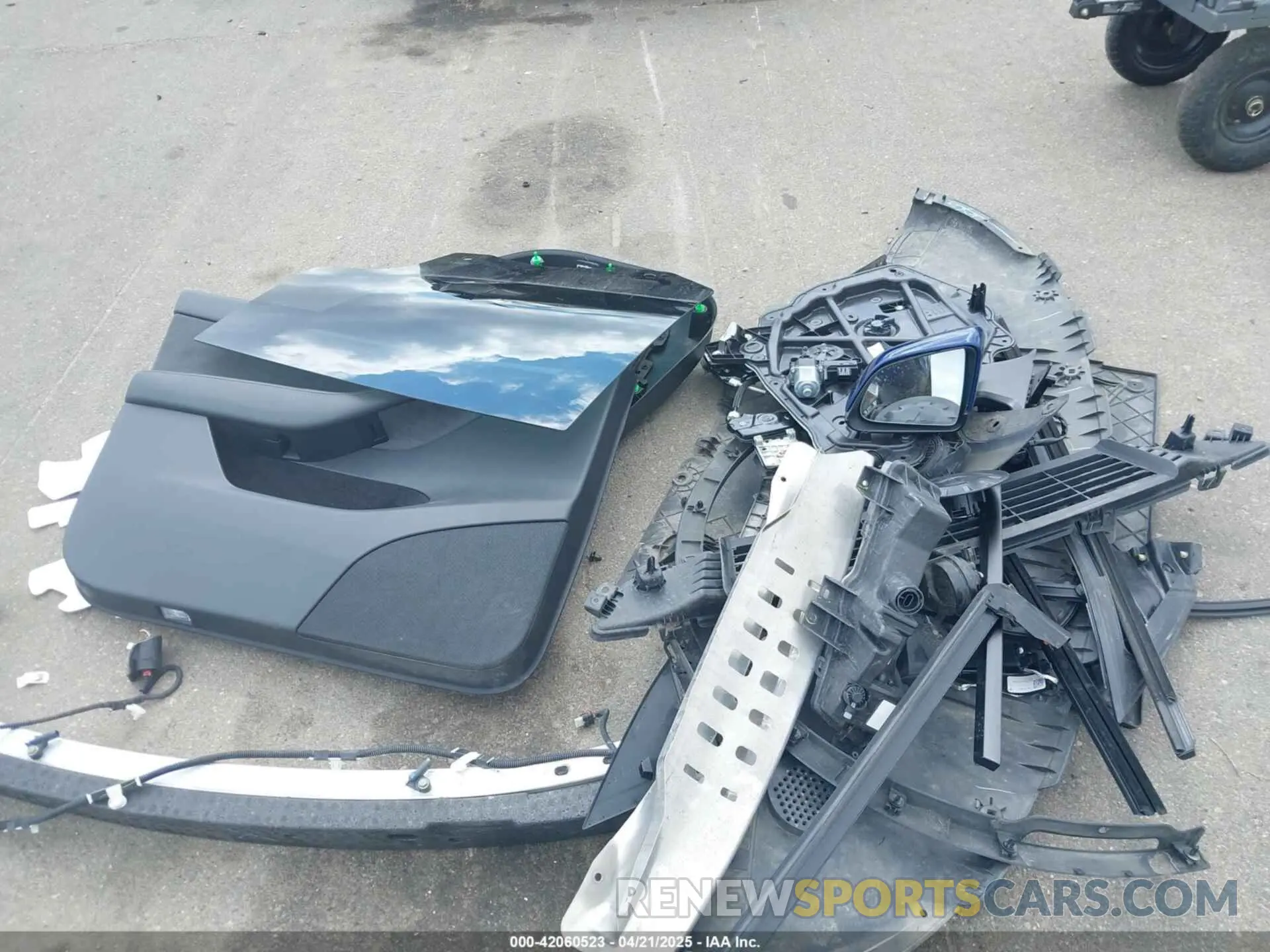 11 Photograph of a damaged car 7SAYGDEF6PF711526 TESLA MODEL Y 2023