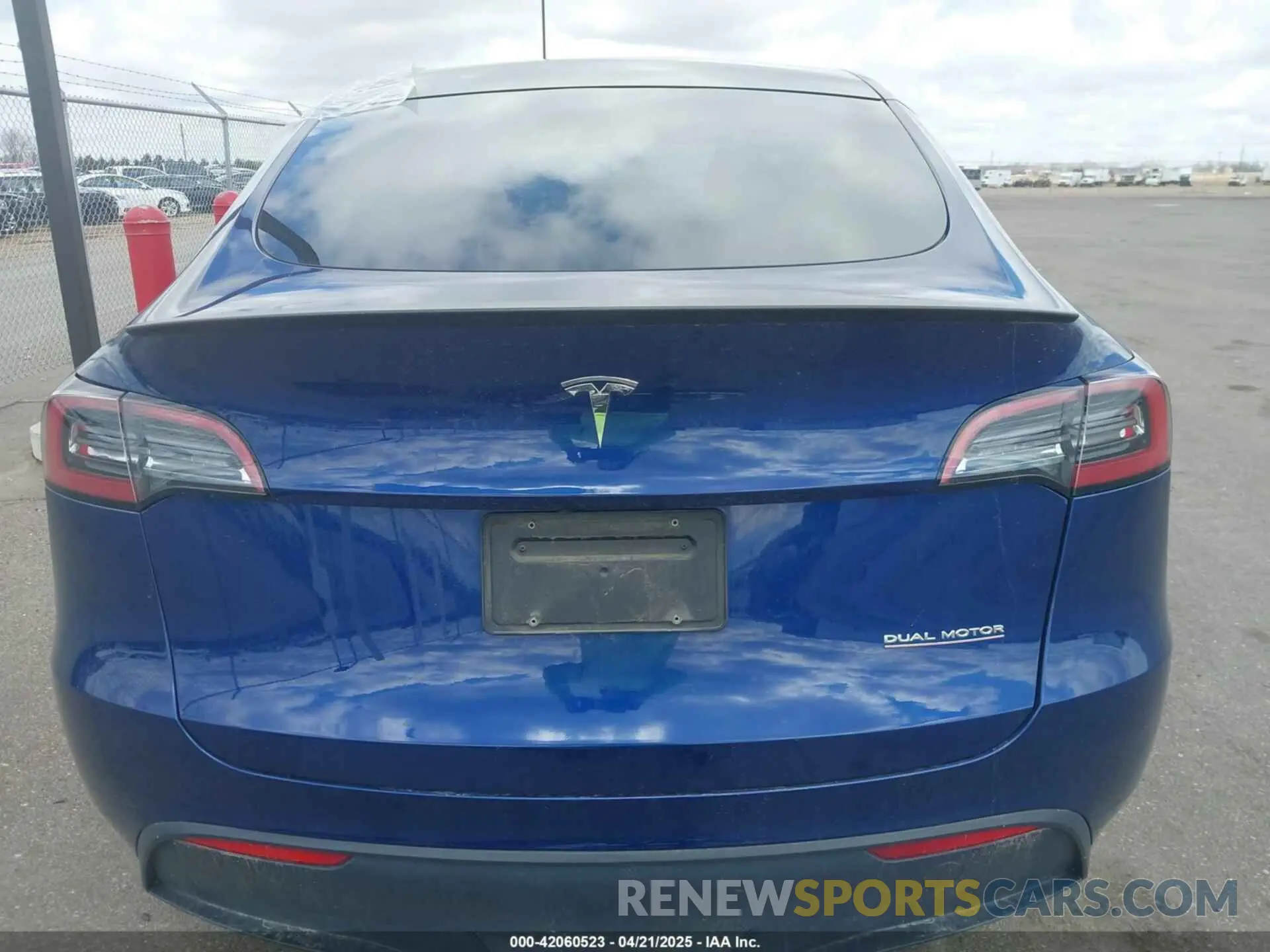 16 Photograph of a damaged car 7SAYGDEF6PF711526 TESLA MODEL Y 2023