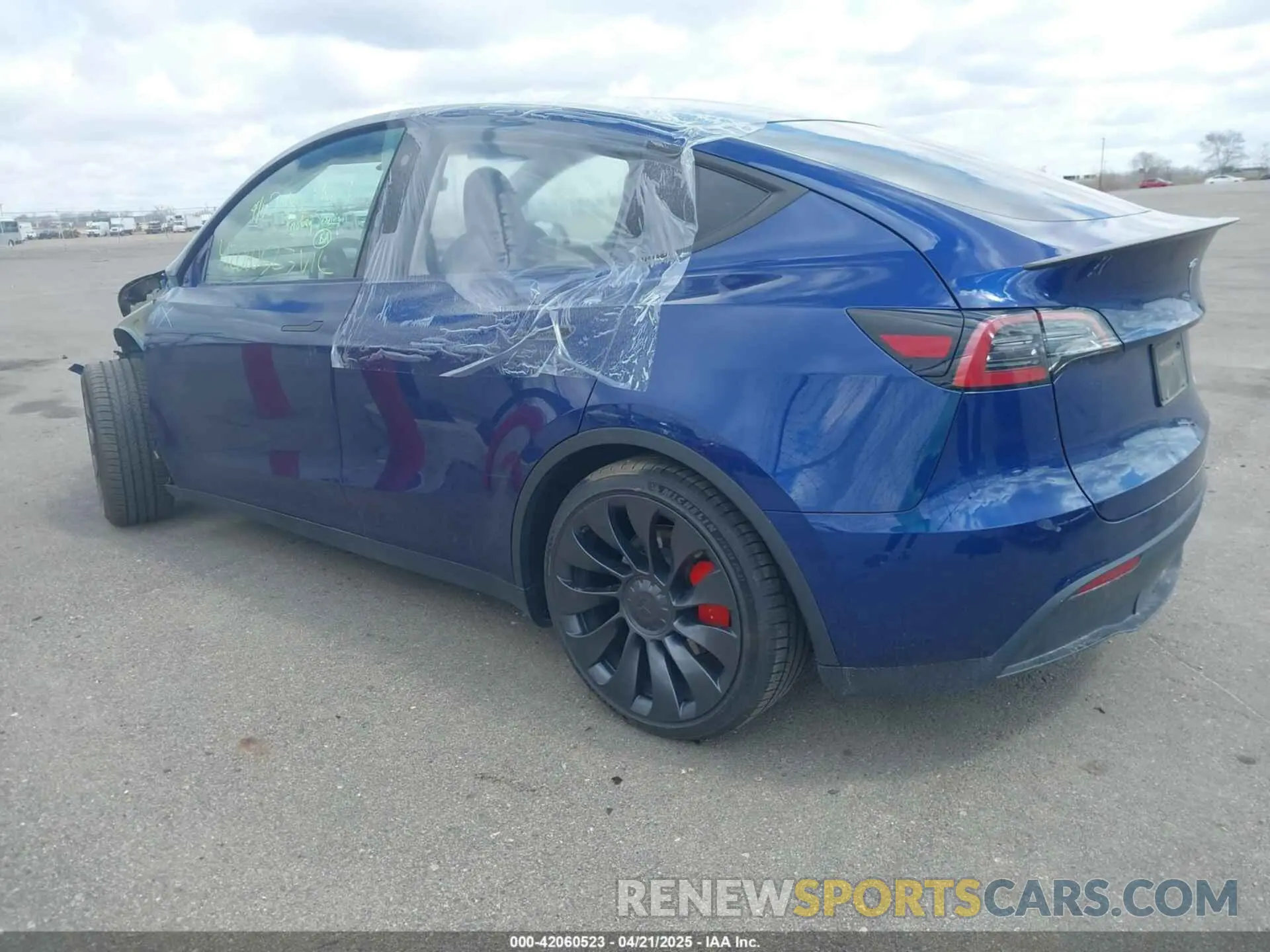 3 Photograph of a damaged car 7SAYGDEF6PF711526 TESLA MODEL Y 2023