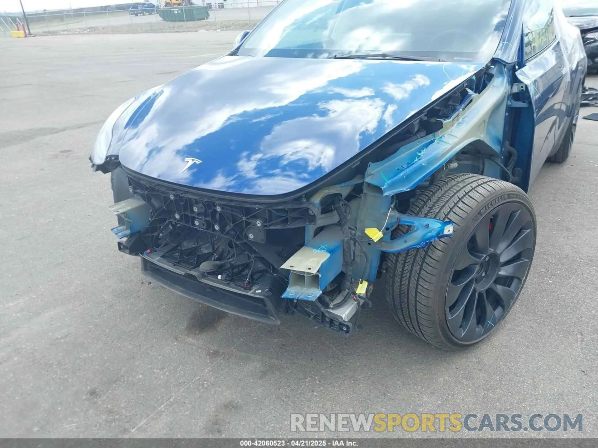 6 Photograph of a damaged car 7SAYGDEF6PF711526 TESLA MODEL Y 2023