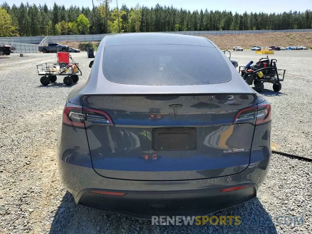 6 Photograph of a damaged car 7SAYGDEF6PF796822 TESLA MODEL Y 2023