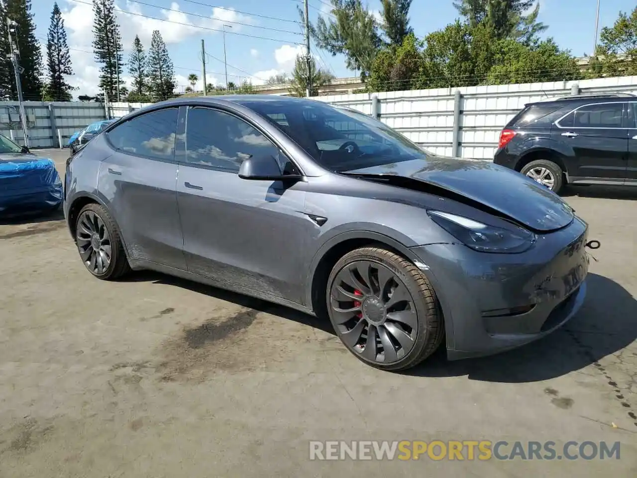 4 Photograph of a damaged car 7SAYGDEF6PF829088 TESLA MODEL Y 2023