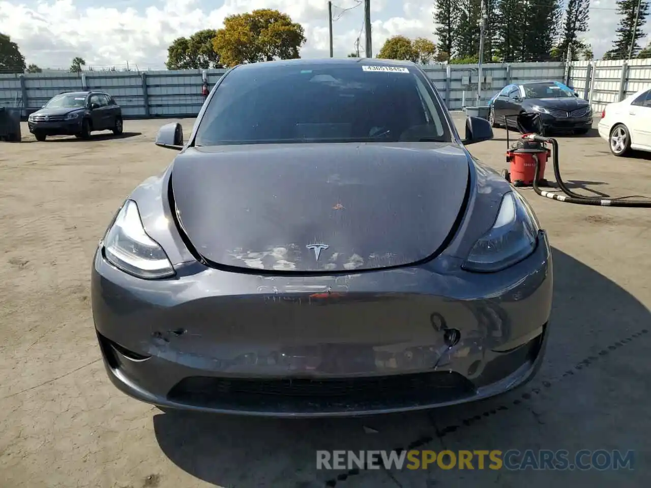 5 Photograph of a damaged car 7SAYGDEF6PF829088 TESLA MODEL Y 2023