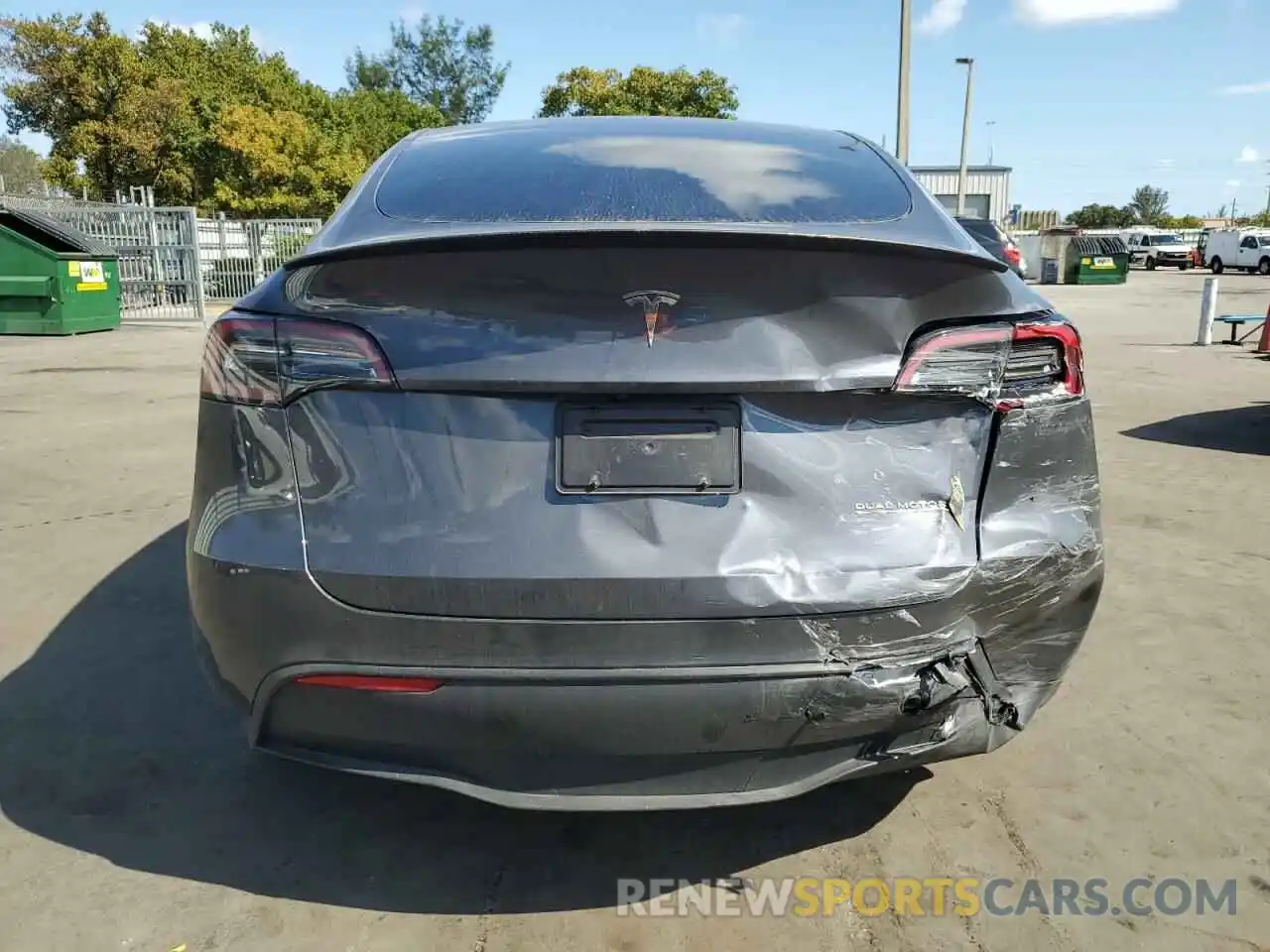 6 Photograph of a damaged car 7SAYGDEF6PF829088 TESLA MODEL Y 2023