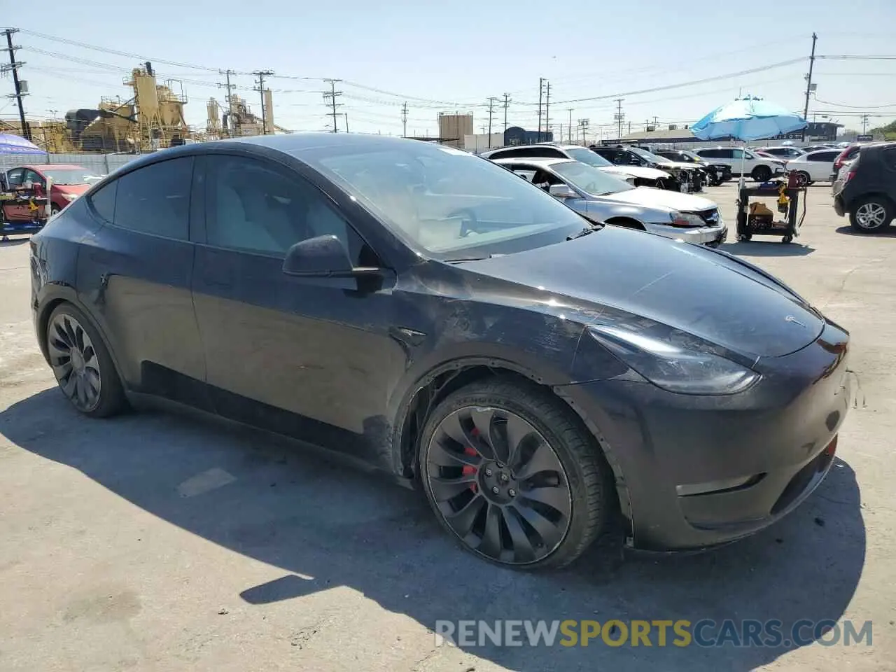 4 Photograph of a damaged car 7SAYGDEF6PF846425 TESLA MODEL Y 2023