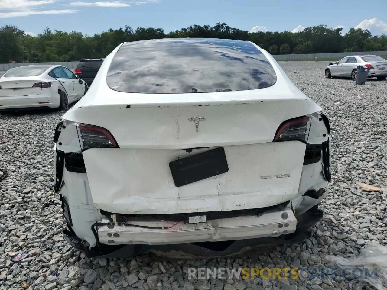 6 Photograph of a damaged car 7SAYGDEF6PF855657 TESLA MODEL Y 2023