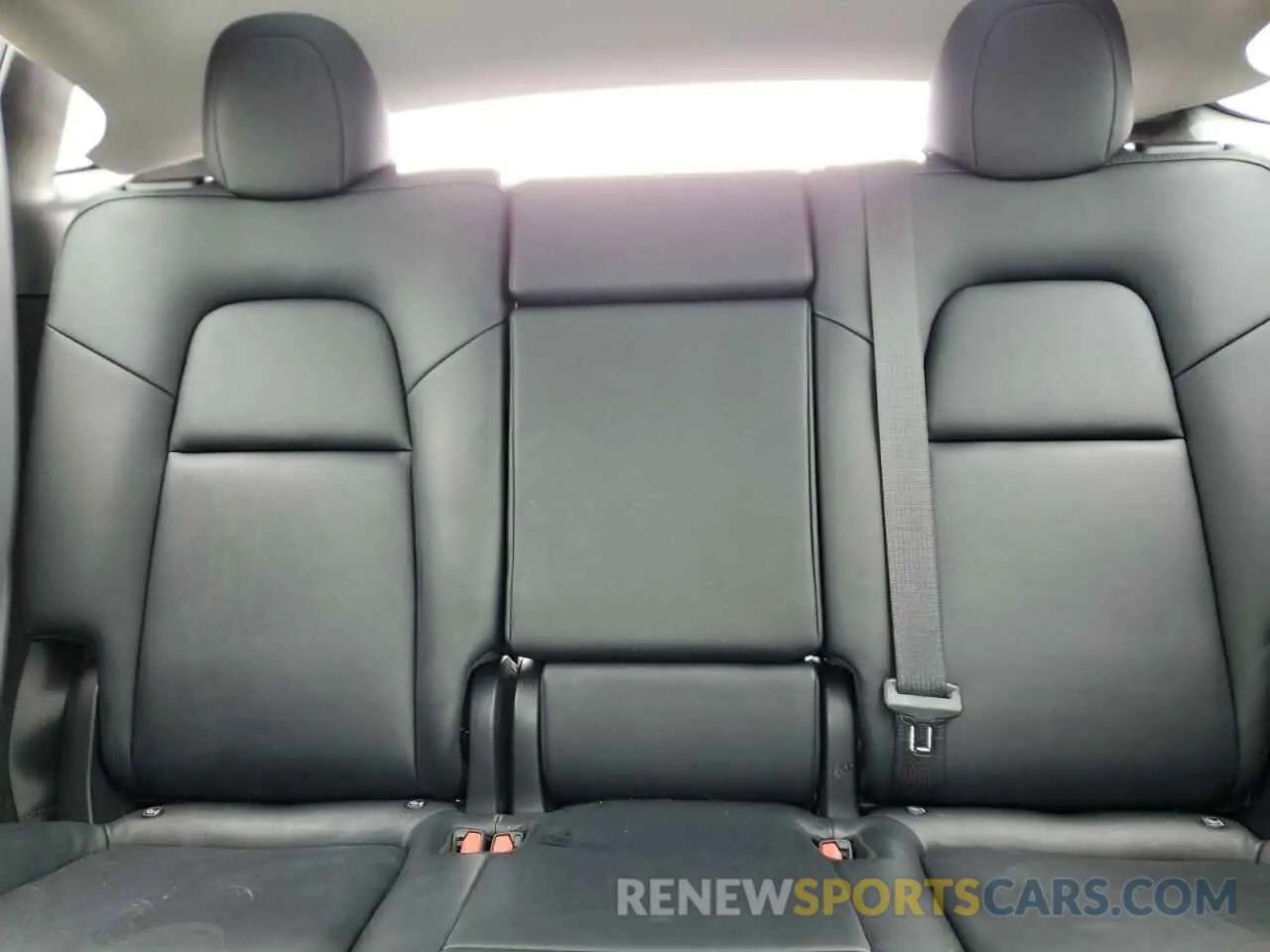 10 Photograph of a damaged car 7SAYGDEF6PF871597 TESLA MODEL Y 2023