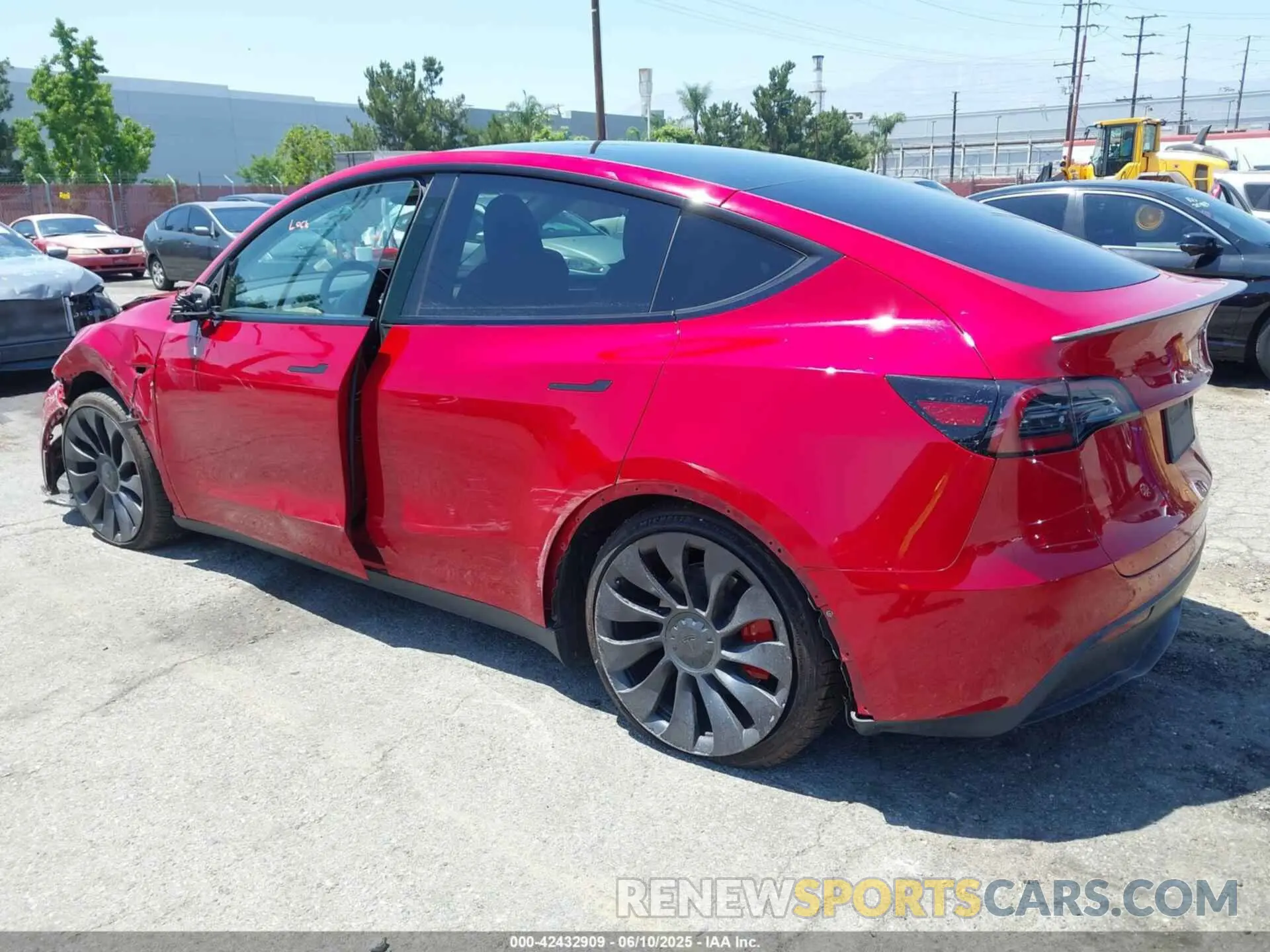 3 Photograph of a damaged car 7SAYGDEF6PF884673 TESLA MODEL Y 2023