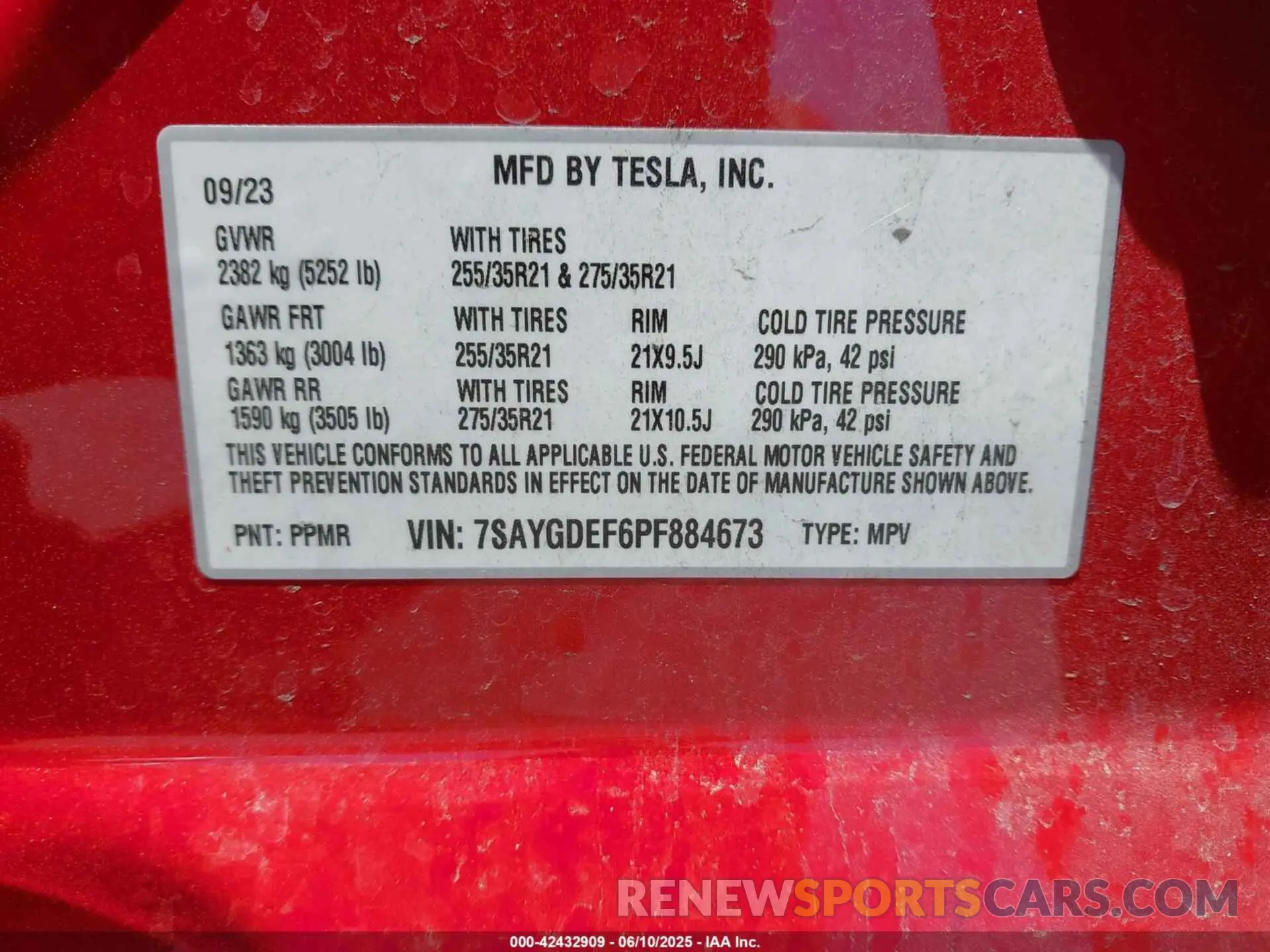 9 Photograph of a damaged car 7SAYGDEF6PF884673 TESLA MODEL Y 2023