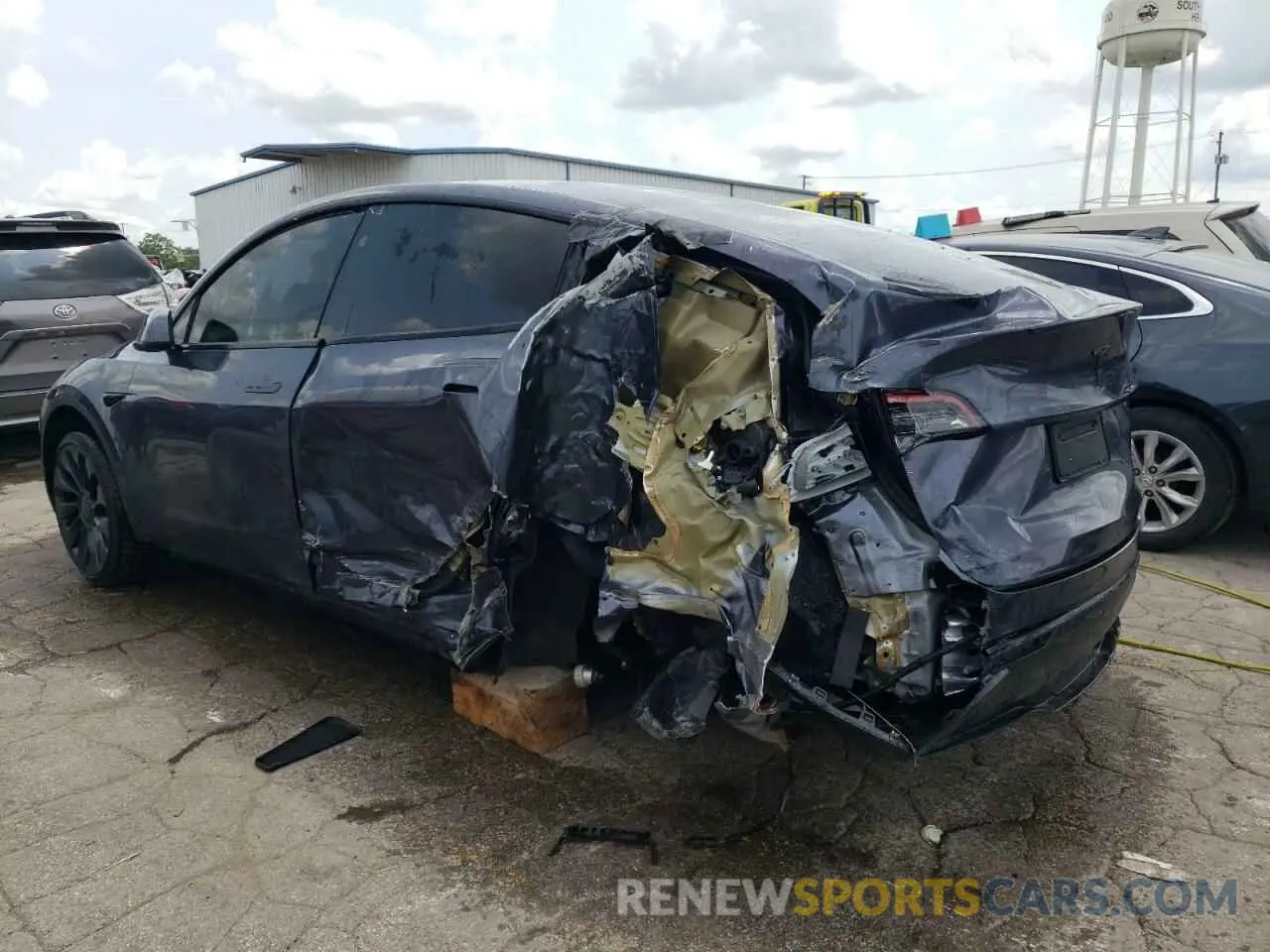 2 Photograph of a damaged car 7SAYGDEF6PF895866 TESLA MODEL Y 2023