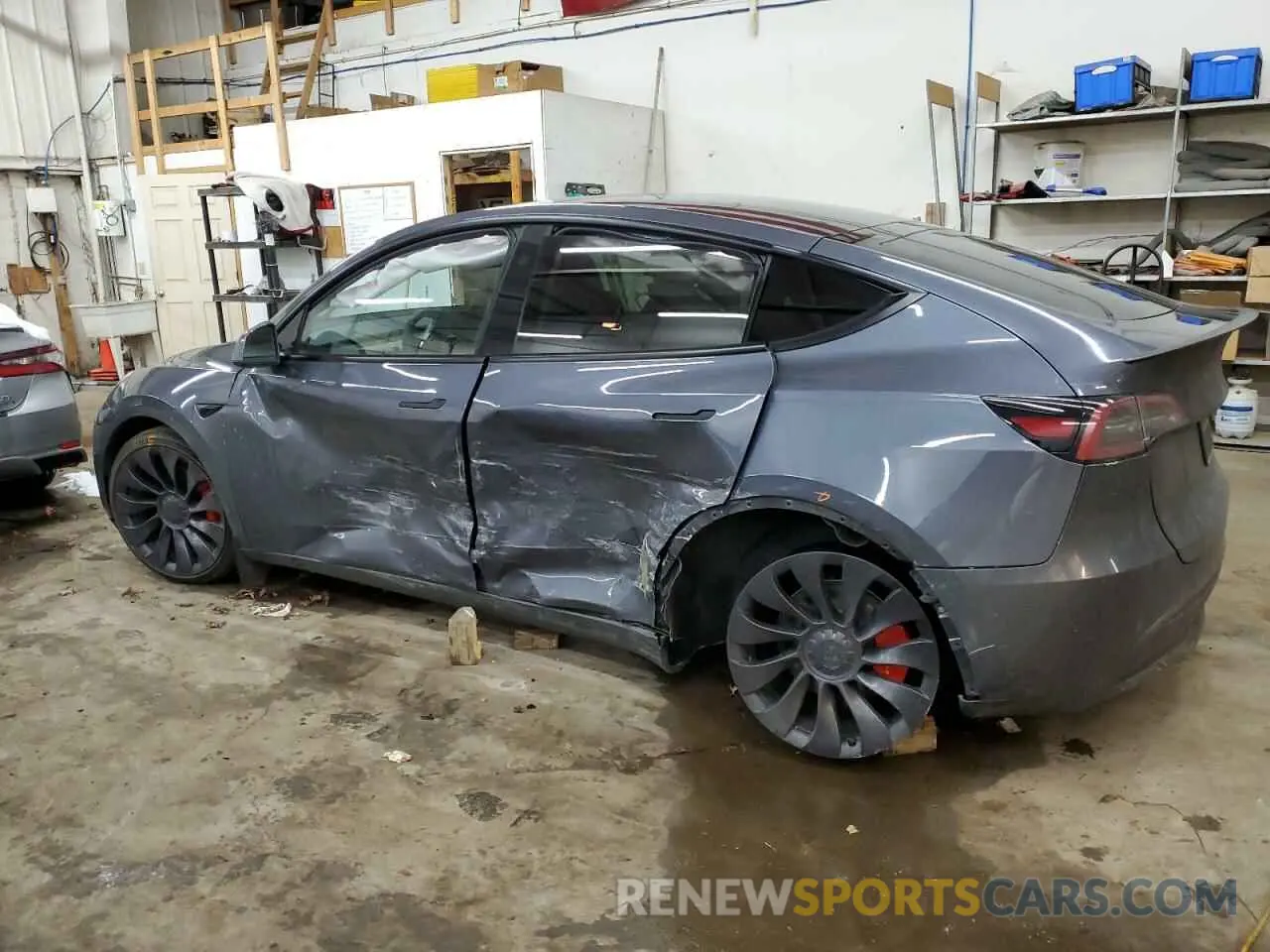 2 Photograph of a damaged car 7SAYGDEF6PF899271 TESLA MODEL Y 2023