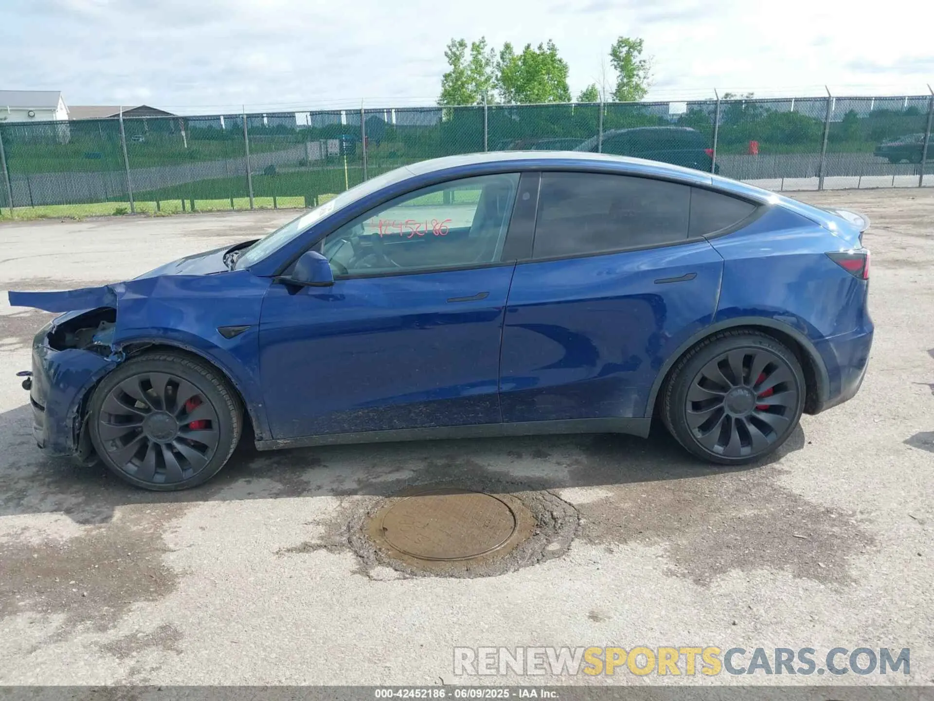 15 Photograph of a damaged car 7SAYGDEF6PF945813 TESLA MODEL Y 2023