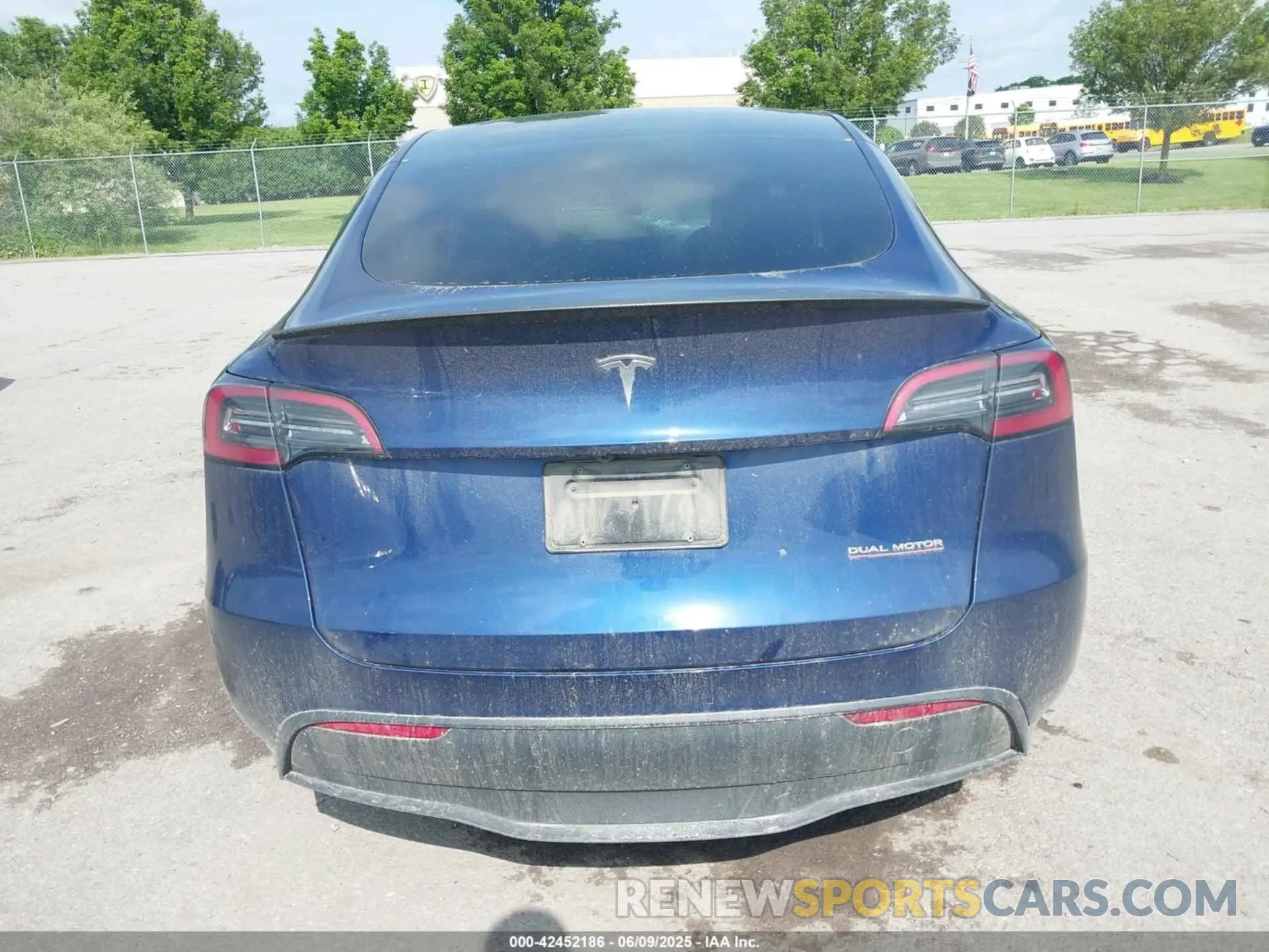 17 Photograph of a damaged car 7SAYGDEF6PF945813 TESLA MODEL Y 2023