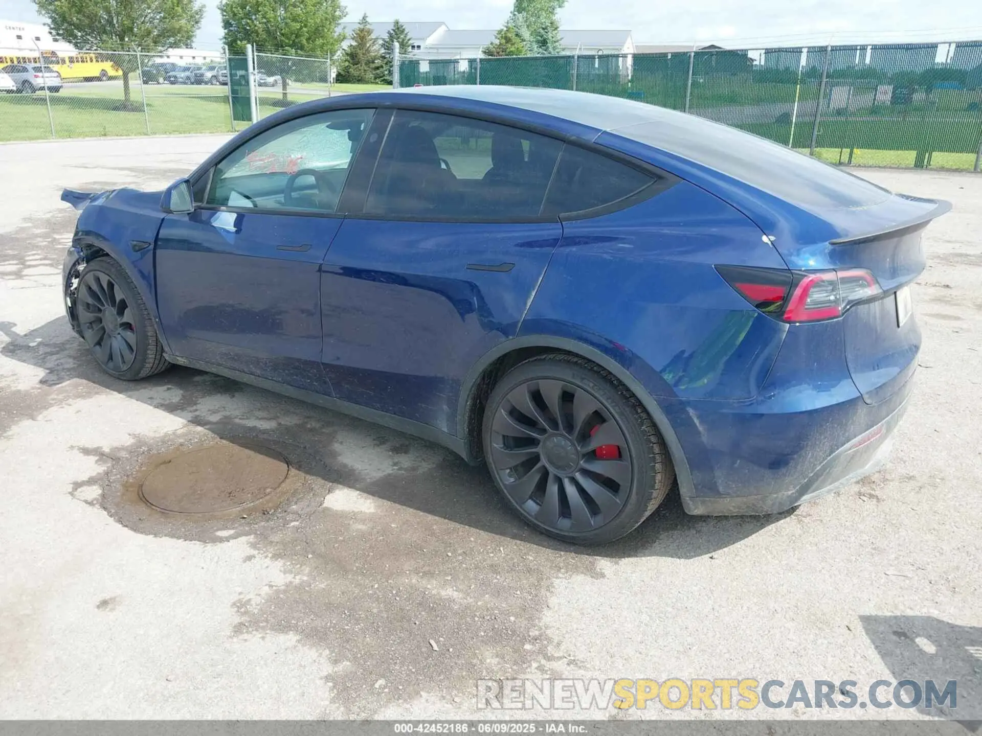 3 Photograph of a damaged car 7SAYGDEF6PF945813 TESLA MODEL Y 2023