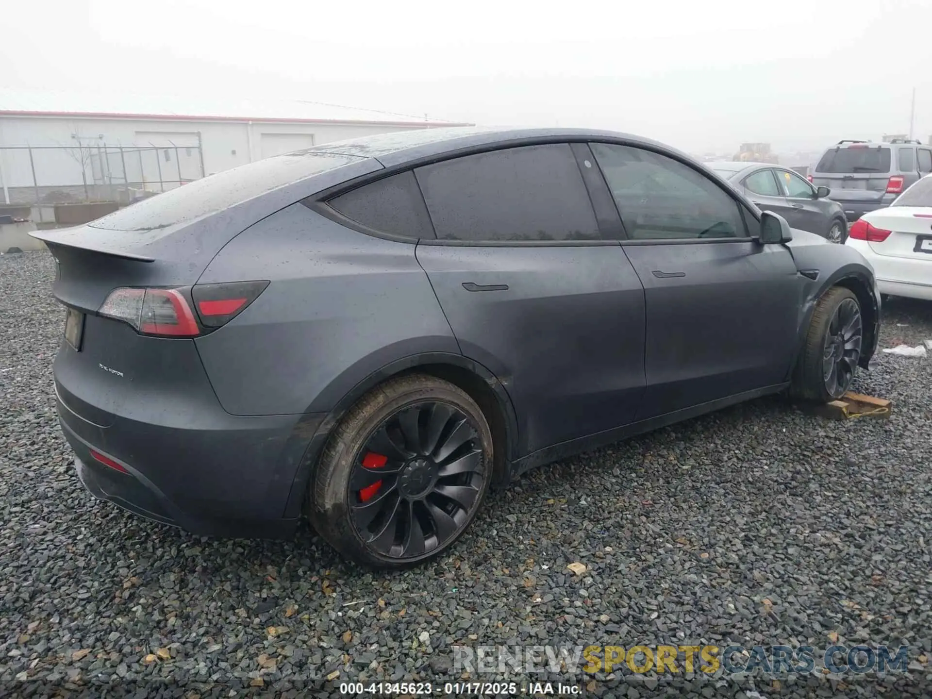 4 Photograph of a damaged car 7SAYGDEF7PF582342 TESLA MODEL Y 2023