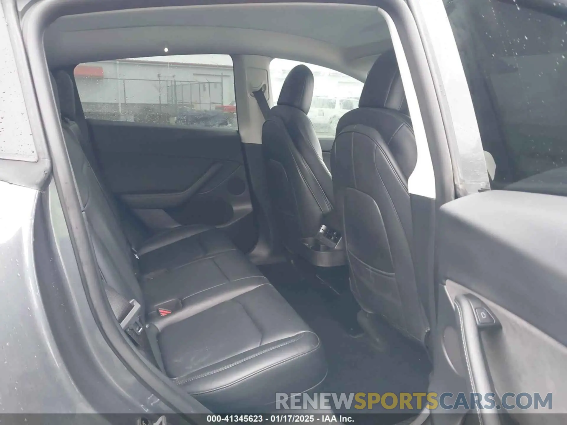 8 Photograph of a damaged car 7SAYGDEF7PF582342 TESLA MODEL Y 2023