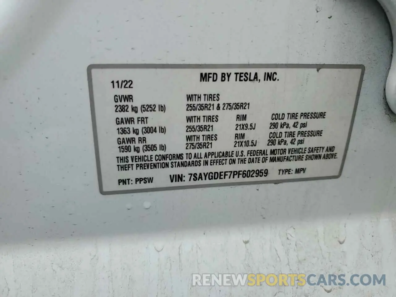 16 Photograph of a damaged car 7SAYGDEF7PF602959 TESLA MODEL Y 2023