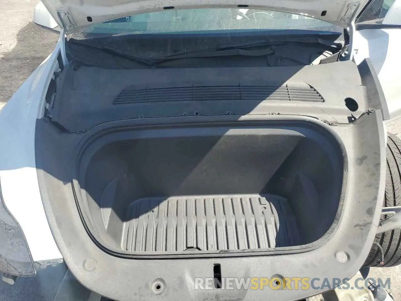 11 Photograph of a damaged car 7SAYGDEF7PF605232 TESLA MODEL Y 2023