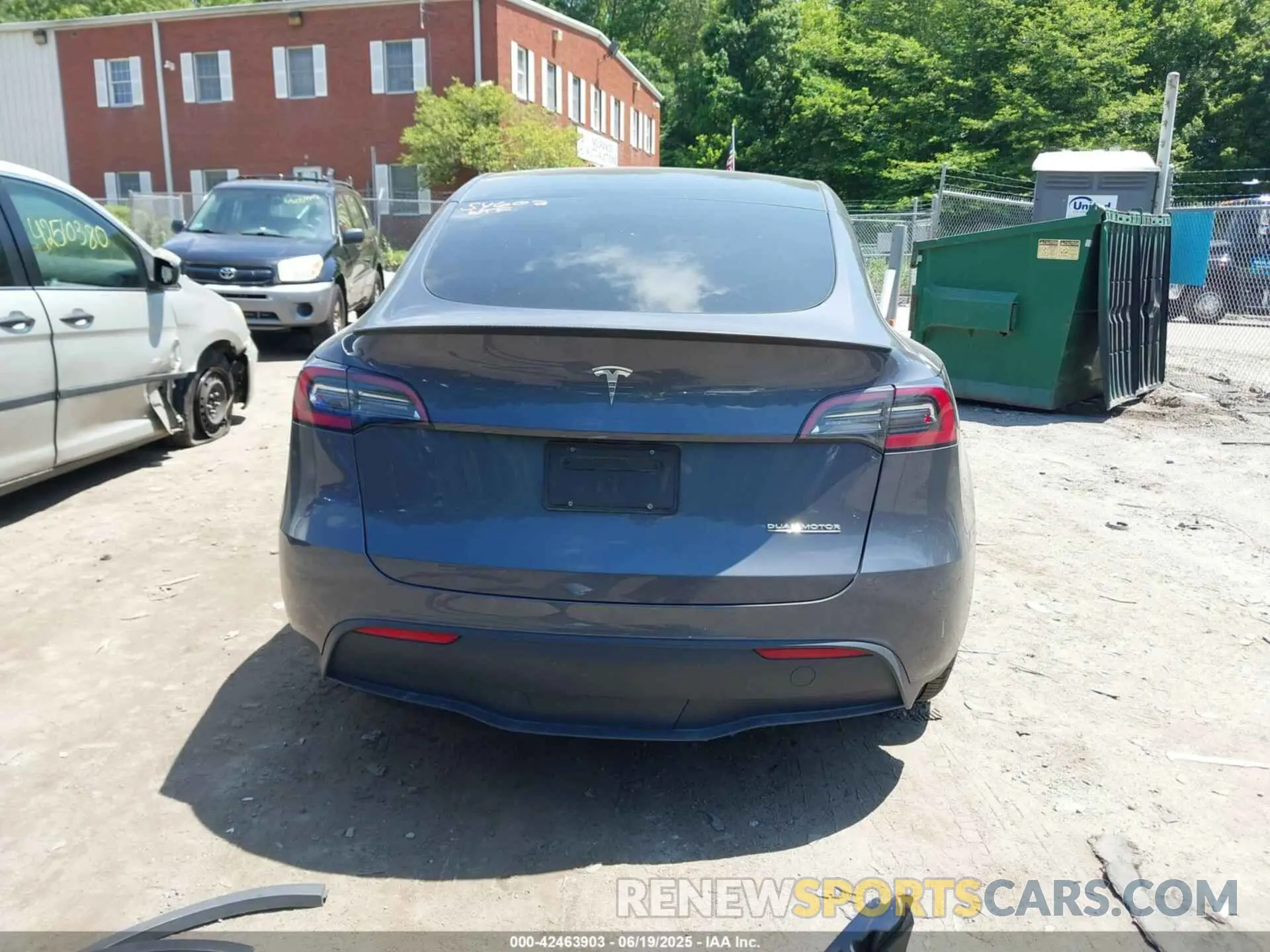 16 Photograph of a damaged car 7SAYGDEF7PF700602 TESLA MODEL Y 2023