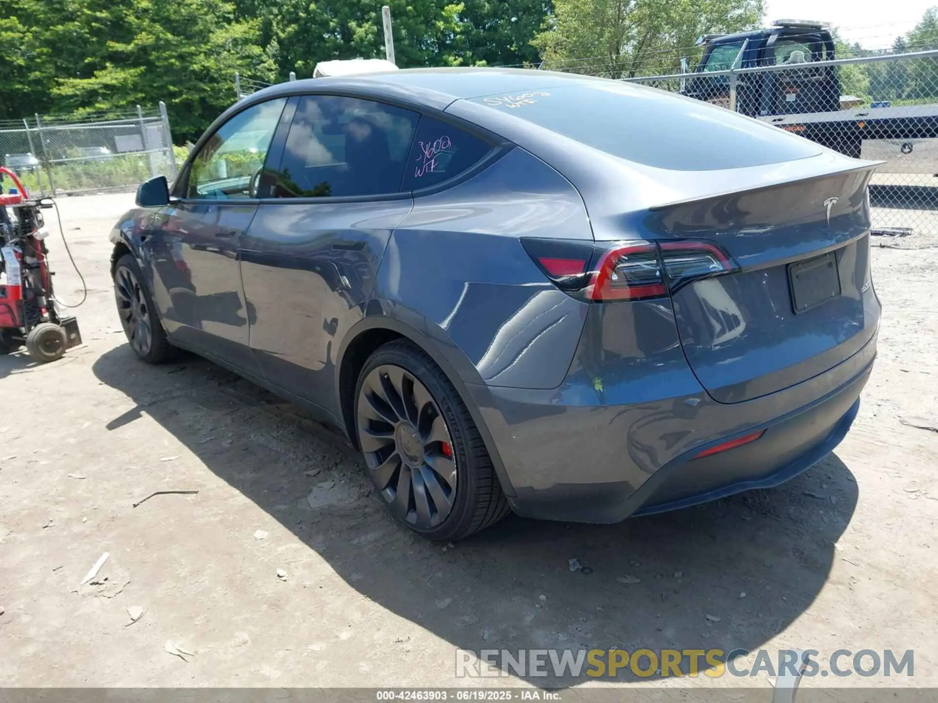 3 Photograph of a damaged car 7SAYGDEF7PF700602 TESLA MODEL Y 2023
