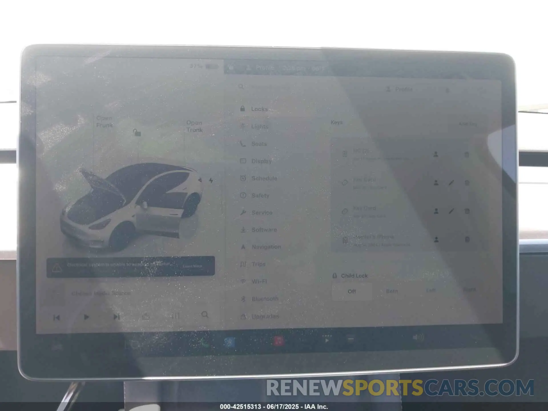 17 Photograph of a damaged car 7SAYGDEF7PF739528 TESLA MODEL Y 2023