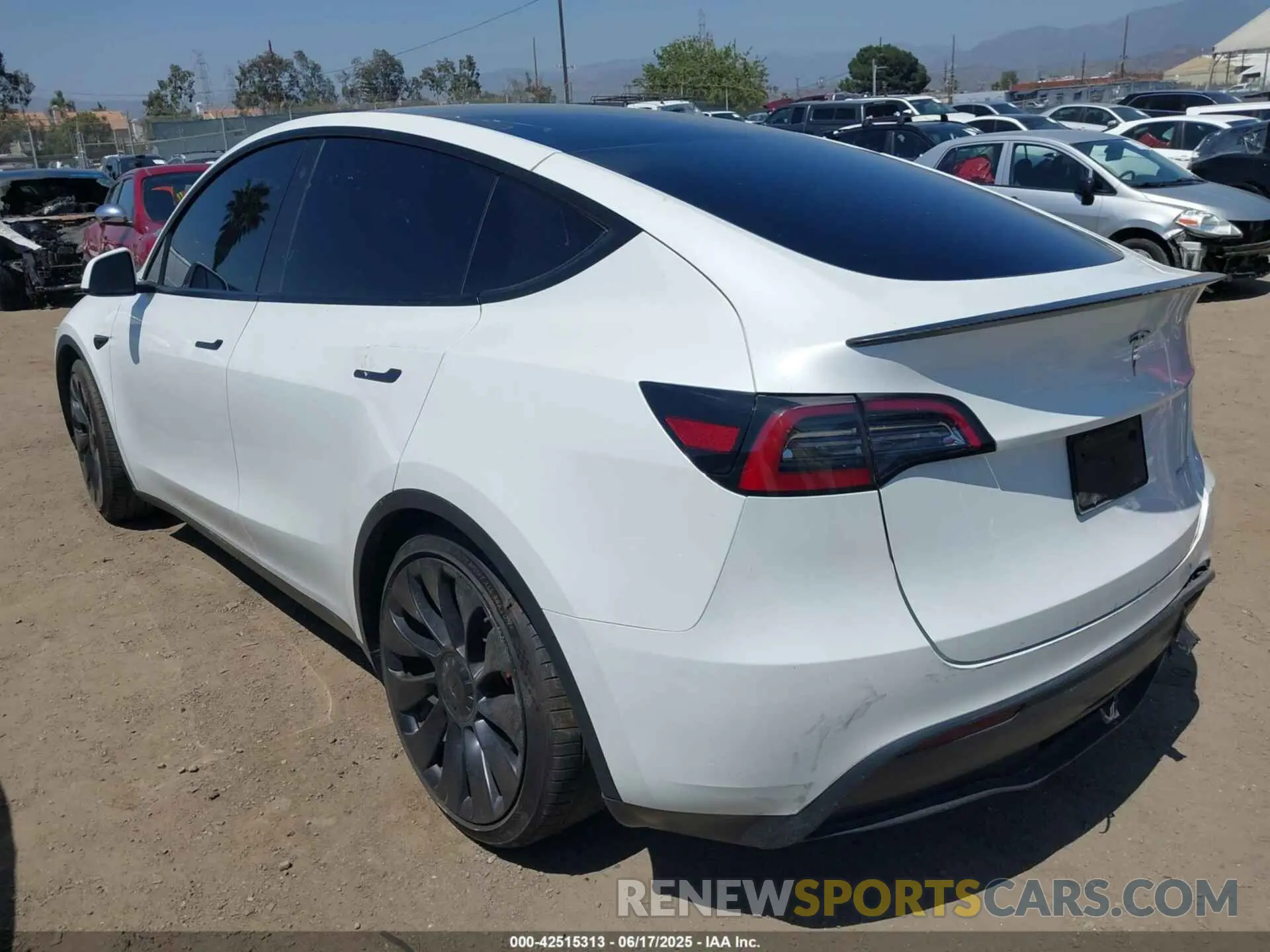 3 Photograph of a damaged car 7SAYGDEF7PF739528 TESLA MODEL Y 2023