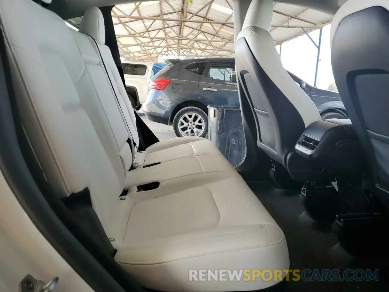11 Photograph of a damaged car 7SAYGDEF7PF753736 TESLA MODEL Y 2023