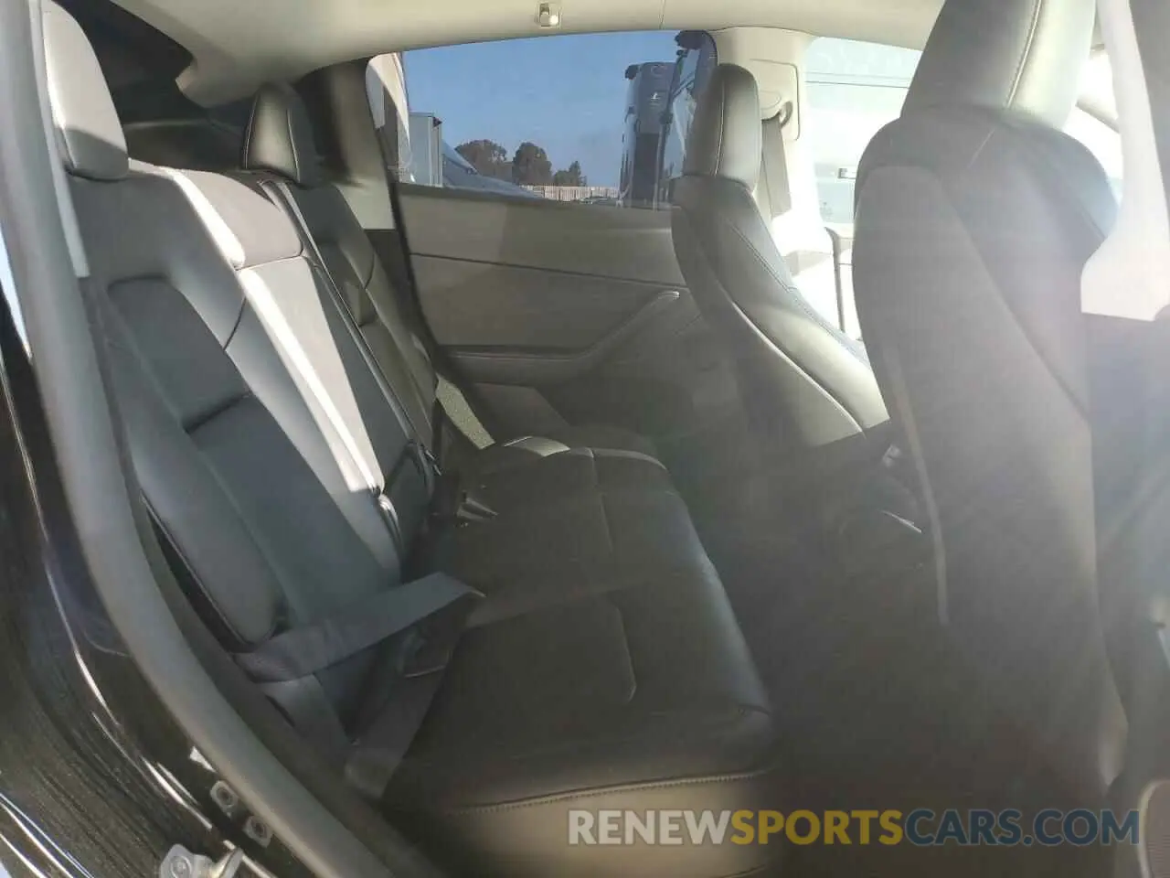 10 Photograph of a damaged car 7SAYGDEF7PF786817 TESLA MODEL Y 2023