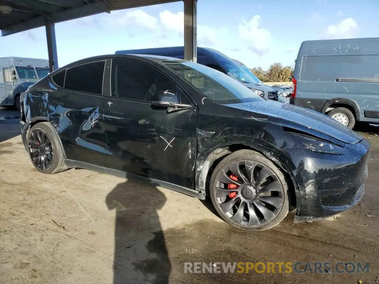 4 Photograph of a damaged car 7SAYGDEF7PF786817 TESLA MODEL Y 2023