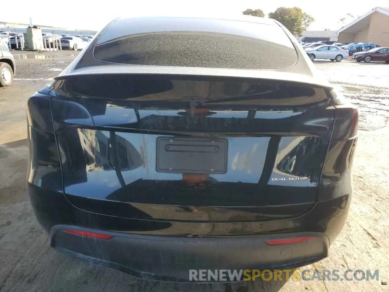 6 Photograph of a damaged car 7SAYGDEF7PF786817 TESLA MODEL Y 2023