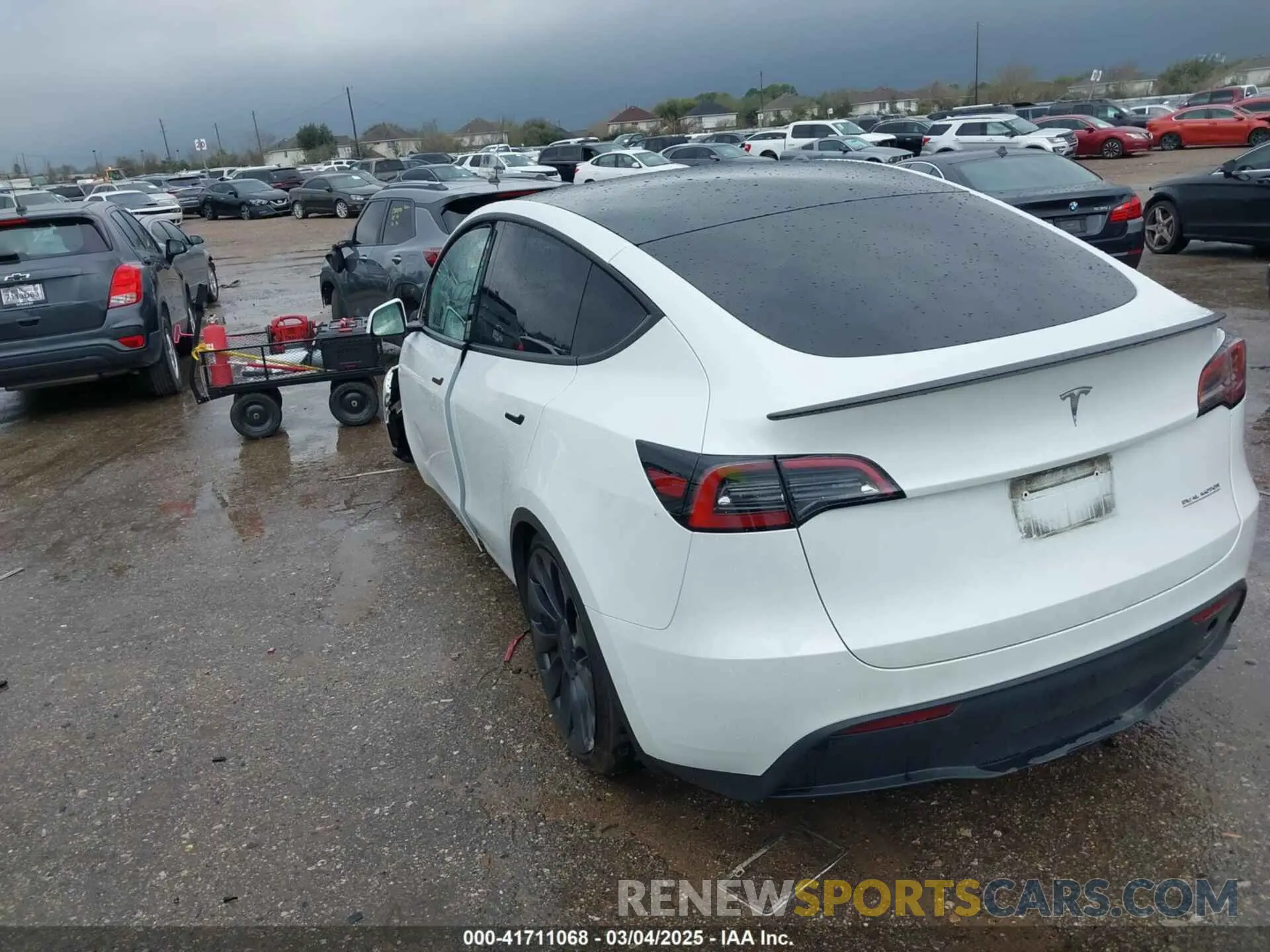 3 Photograph of a damaged car 7SAYGDEF7PF807312 TESLA MODEL Y 2023